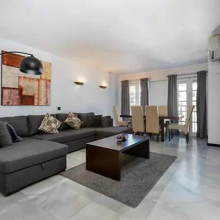 Duplex Penthouse, Walking Distance To Puerto Banus 公寓