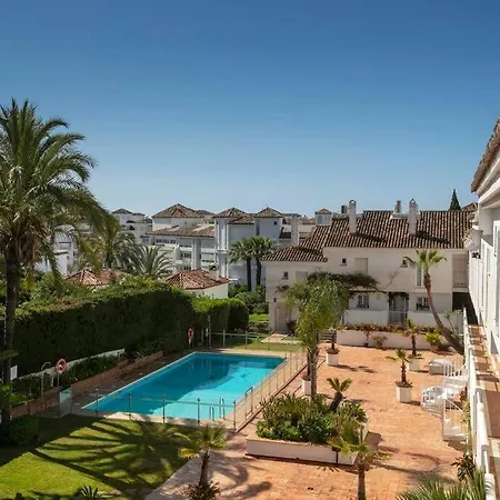 公寓 Duplex Penthouse, Walking Distance To Puerto Banus 马尔韦利亚